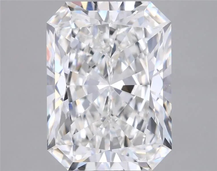 2.56ct Radiant Lab Grown Diamond (Colour G, Clarity VVS2, IGI Certified)