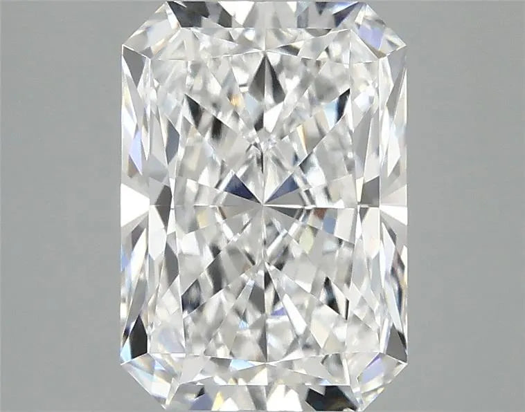 2.91ct Radiant Lab Grown Diamond (Colour E, Clarity VVS2, IGI Certified)