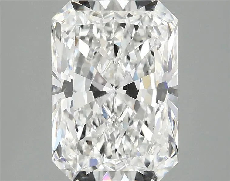 2.97ct Radiant Lab Grown Diamond (Colour E, Clarity VVS2, IGI Certified)