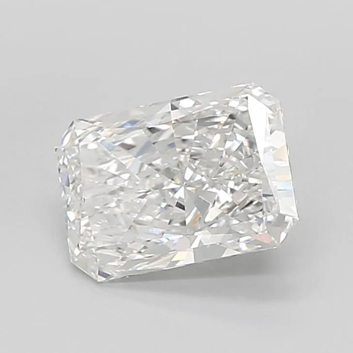 2.99ct Radiant Lab Grown Diamond (Colour E, Clarity VVS2, IGI Certified)