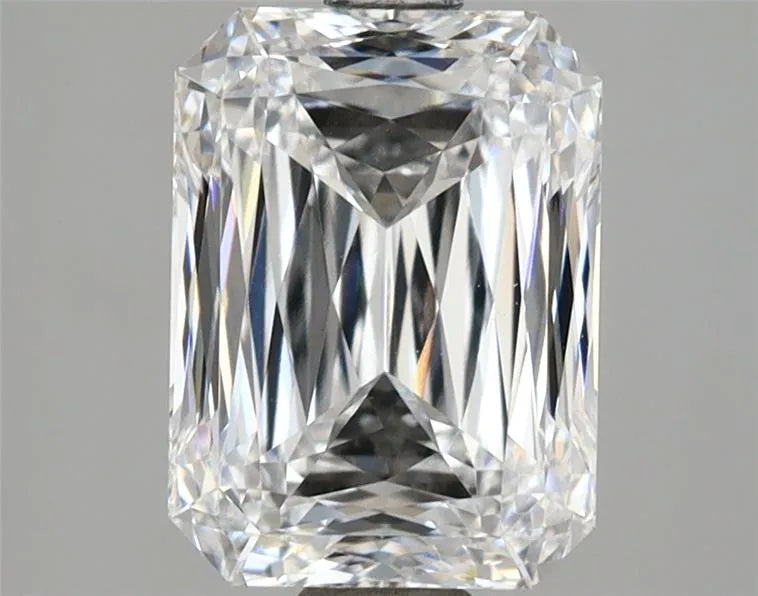 3.04ct Radiant Lab Grown Diamond (Colour D, Clarity VVS2, IGI Certified)