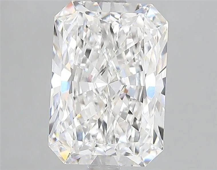 3.04ct Radiant Lab Grown Diamond (Colour E, Clarity VVS1, IGI Certified)