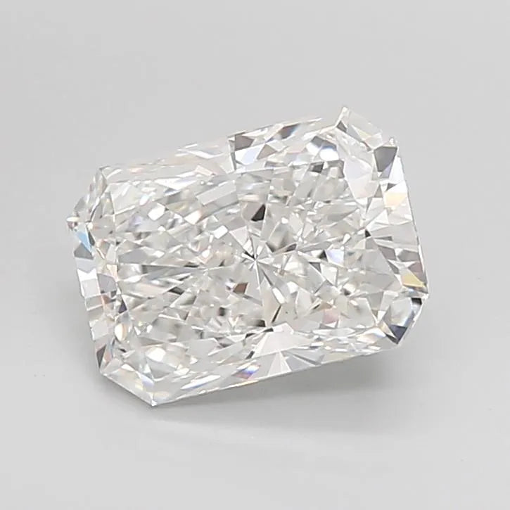 3.05ct Radiant Lab Grown Diamond (Colour E, Clarity VVS2, IGI Certified)