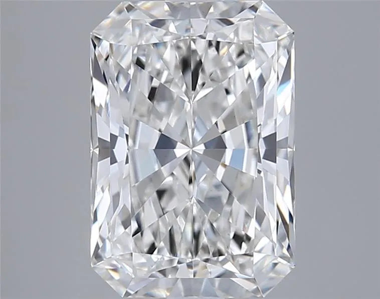 3.06ct Radiant Lab Grown Diamond (Colour G, Clarity VVS2, IGI Certified)