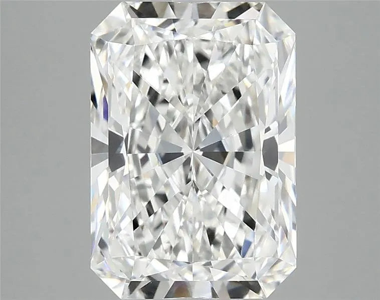 3.08ct Radiant Lab Grown Diamond (Colour E, Clarity VVS2, IGI Certified)