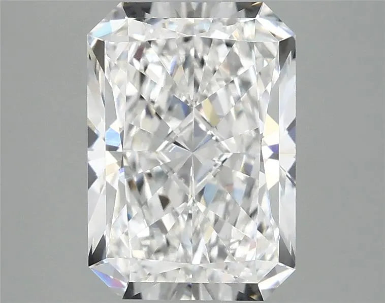 3.08ct Radiant Lab Grown Diamond (Colour E, Clarity VVS2, IGI Certified)