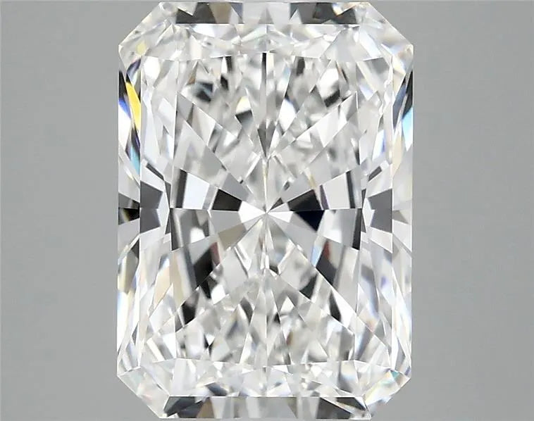 3.08ct Radiant Lab Grown Diamond (Colour E, Clarity VVS2, IGI Certified)