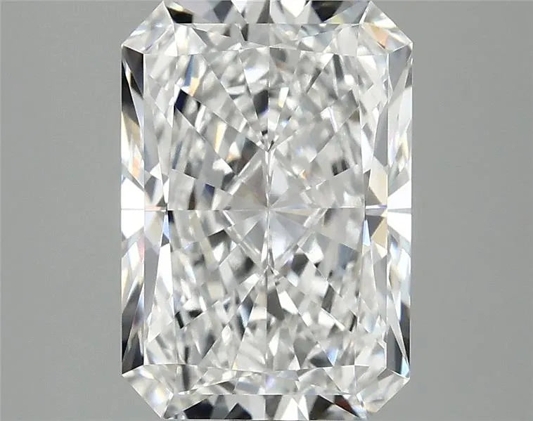 3.08ct Radiant Lab Grown Diamond (Colour E, Clarity VVS2, IGI Certified)
