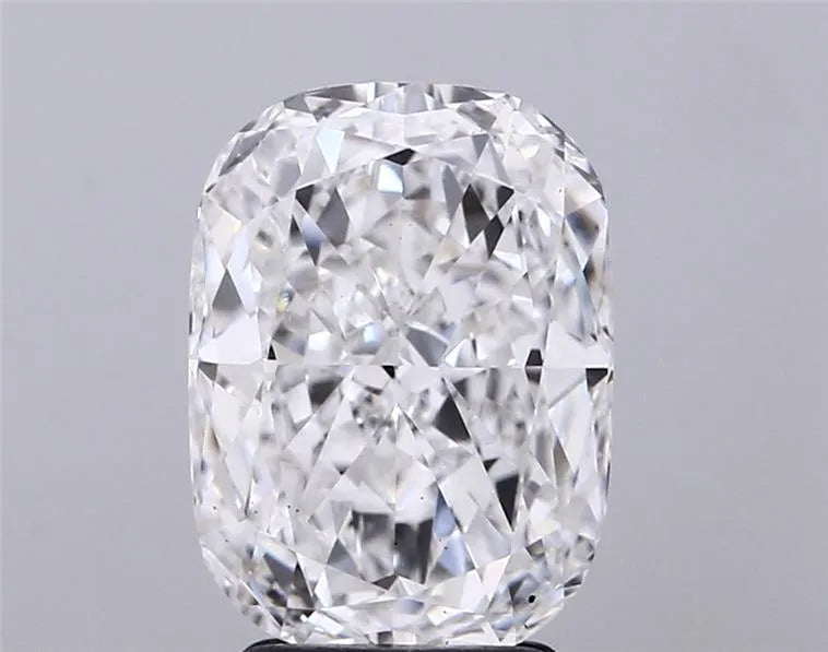 3.20ct Cushion modified Lab Grown Diamond (Colour E, Clarity VS2, IGI Certified)