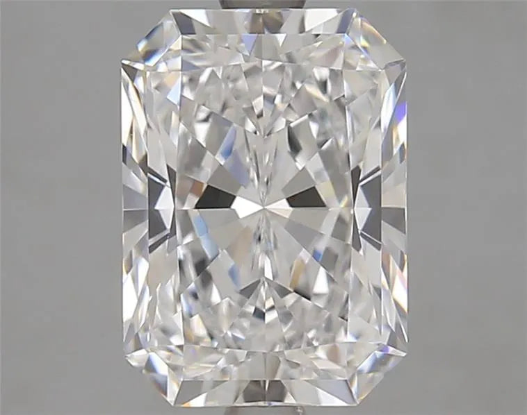 3.24ct Radiant Lab Grown Diamond (Colour D, Clarity VVS2, IGI Certified)