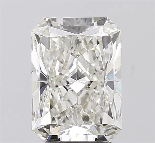 3.25ct Radiant Lab Grown Diamond (Colour G, Clarity VVS2, IGI Certified)