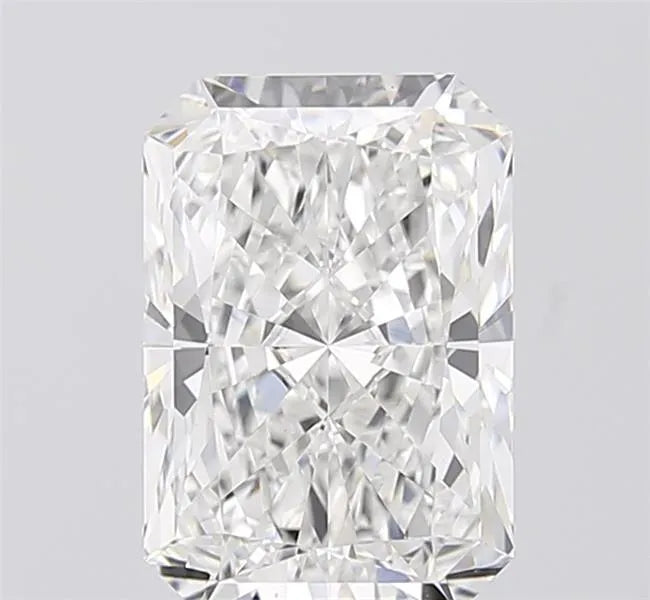 3.28ct Radiant Lab Grown Diamond (Colour E, Clarity VVS2, IGI Certified)