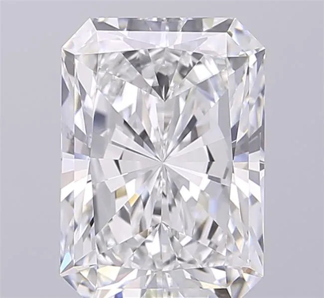 3.60ct Radiant Lab Grown Diamond (Colour E, Clarity VVS2, IGI Certified)