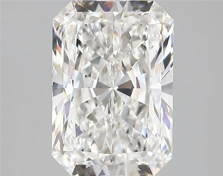 3.73ct Radiant Lab Grown Diamond (Colour E, Clarity VVS1, IGI Certified)