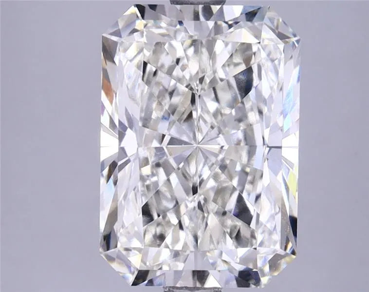 3.81ct Radiant Lab Grown Diamond (Colour G, Clarity VVS2, IGI Certified)