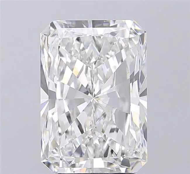 3.82ct Radiant Lab Grown Diamond (Colour E, Clarity VVS2, IGI Certified)