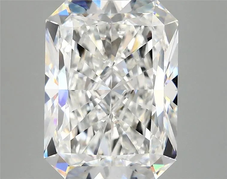 3.93ct Radiant Lab Grown Diamond (Colour E, Clarity VS1, IGI Certified)