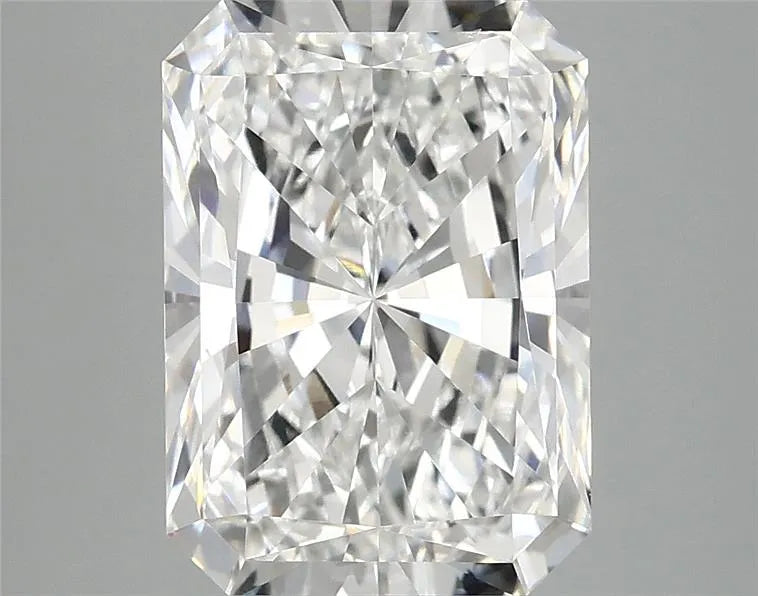 3.93ct Radiant Lab Grown Diamond (Colour E, Clarity VVS2, IGI Certified)