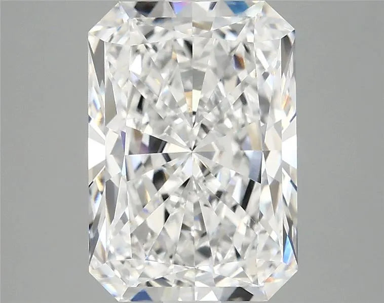 3.94ct Radiant Lab Grown Diamond (Colour D, Clarity VVS2, IGI Certified)