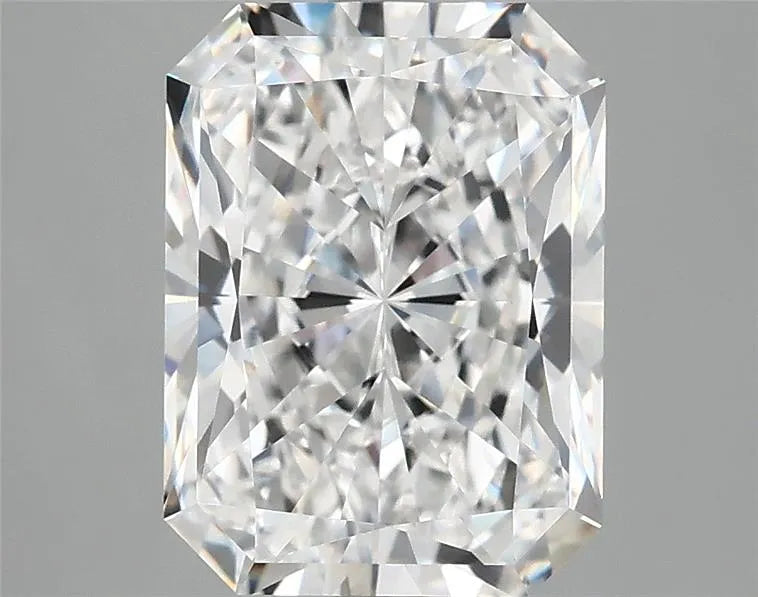 3.94ct Radiant Lab Grown Diamond (Colour D, Clarity VVS2, IGI Certified)