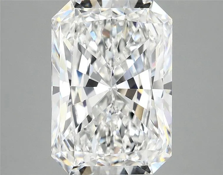 3.97ct Radiant Lab Grown Diamond (Colour E, Clarity VVS2, IGI Certified)