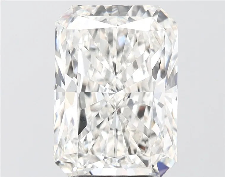4.01ct Radiant Lab Grown Diamond (Colour G, Clarity VVS2, IGI Certified)
