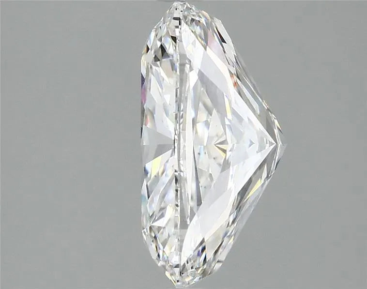 4.04ct Cushion modified Lab Grown Diamond (Colour E, Clarity SI1, IGI Certified)