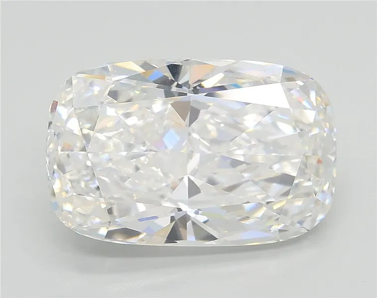 4.04ct Cushion modified Lab Grown Diamond (Colour E, Clarity VVS2, IGI Certified)