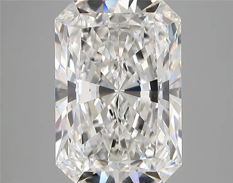 4.17ct Radiant Lab Grown Diamond (Colour E, Clarity VVS1, IGI Certified)
