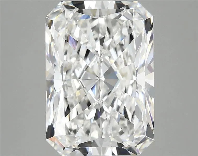 4.18ct Radiant Lab Grown Diamond (Colour E, Clarity VS1, IGI Certified)