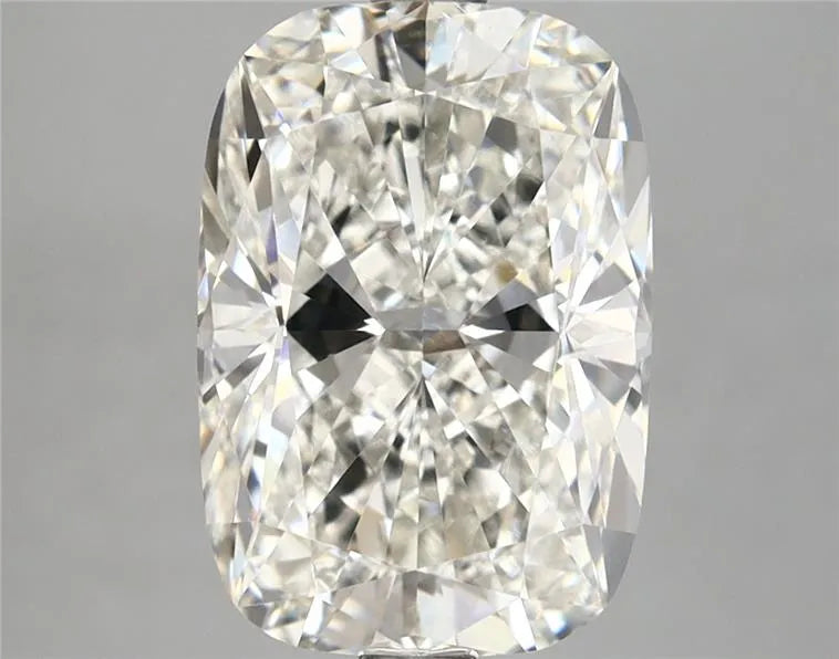 4.19ct Cushion modified Lab Grown Diamond (Colour G, Clarity VVS2, IGI Certified)