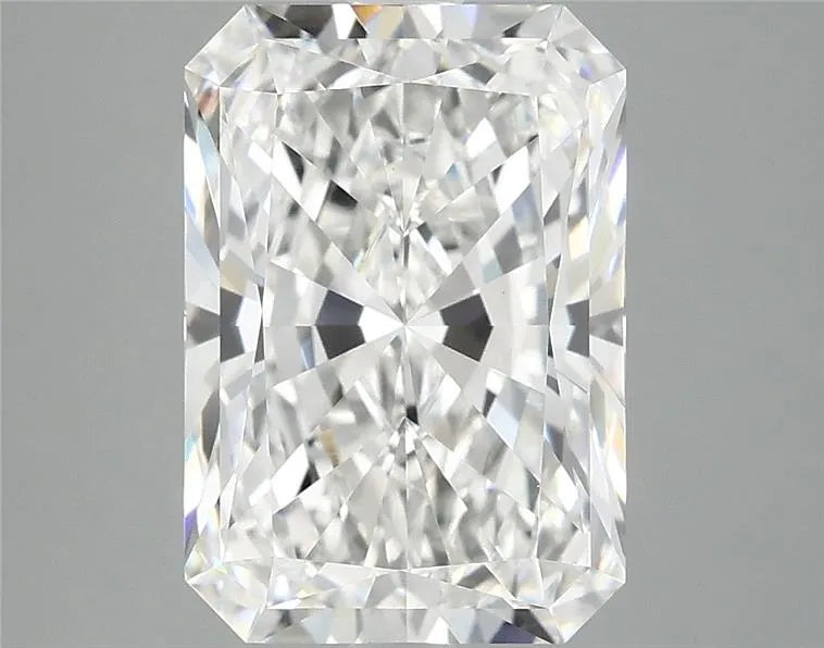 4.20ct Radiant Lab Grown Diamond (Colour E, Clarity VVS2, IGI Certified)