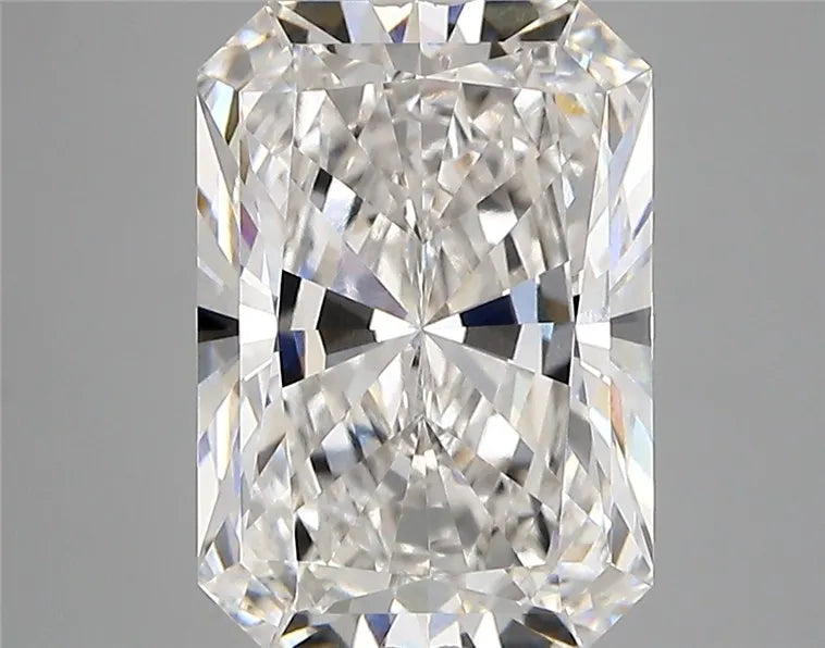 4.36ct Radiant Lab Grown Diamond (Colour F, Clarity VVS1, IGI Certified)