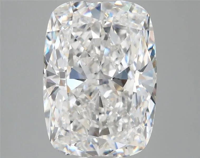 4.43ct Cushion modified Lab Grown Diamond (Colour E, Clarity VVS2, IGI Certified)