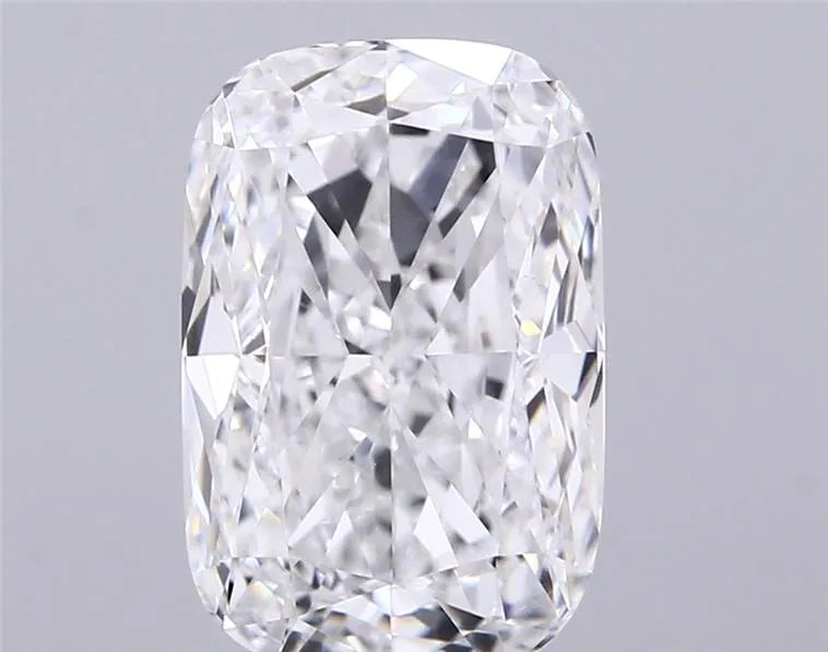 4.51ct Cushion modified Lab Grown Diamond (Colour E, Clarity VVS2, IGI Certified)