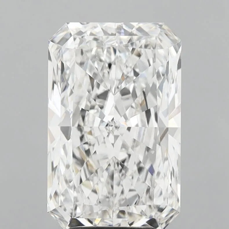 4.70ct Radiant Lab Grown Diamond (Colour E, Clarity VVS1, IGI Certified)